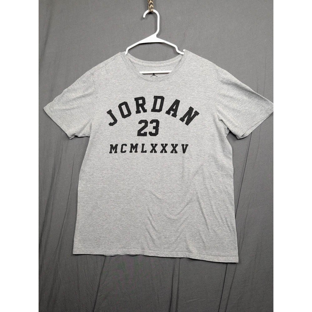 Jordan Short‎ Sleeve Gray  T Shirt Large